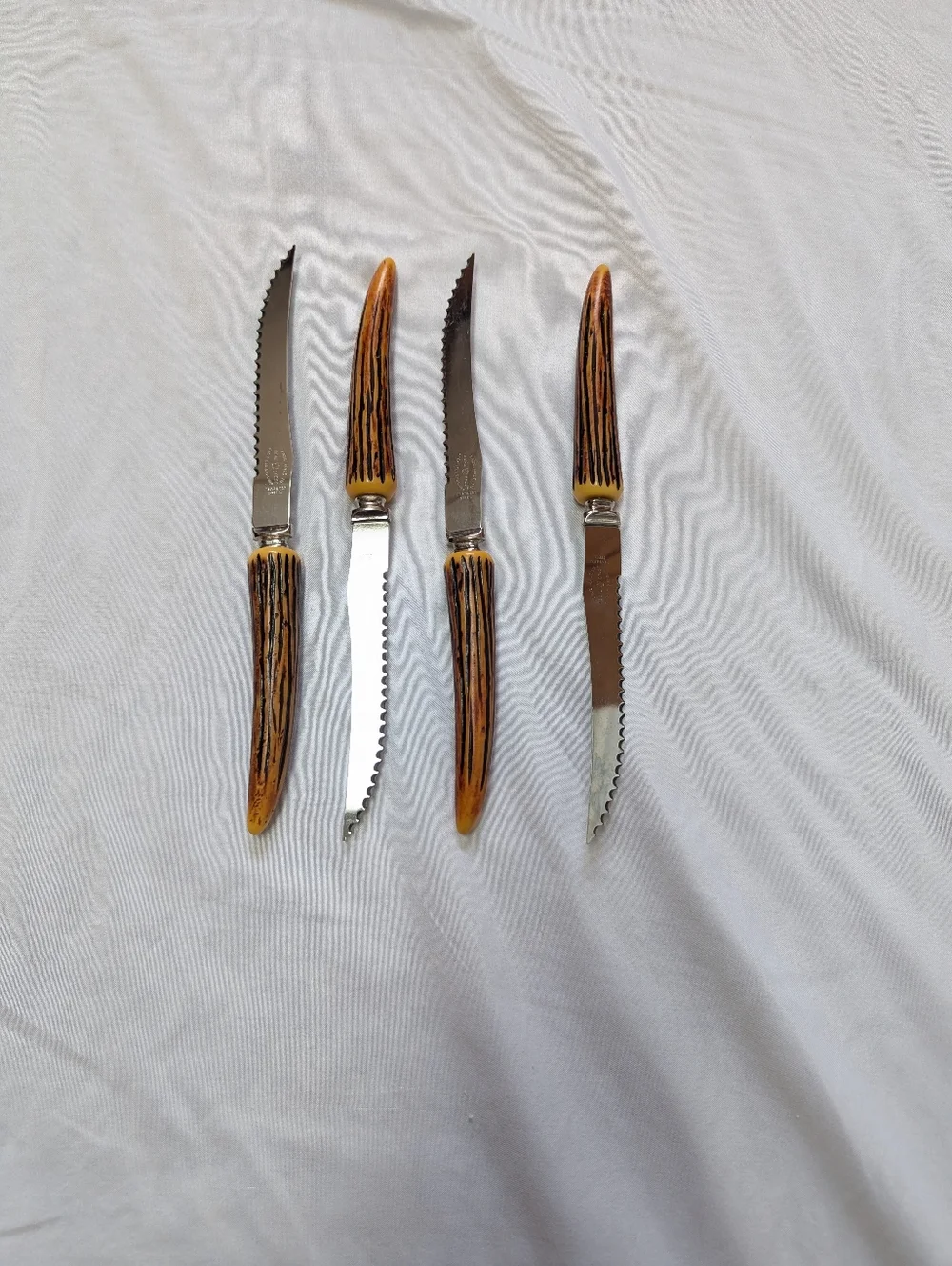 Set Of 4 Vtg. Royal Crest Sheffield England Faux Stag Horn Antler Steak Knives